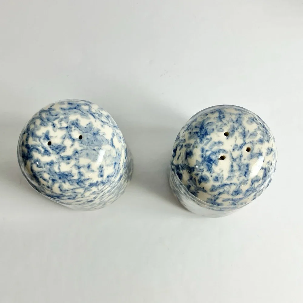 Roseville Gerald Henn Pottery Blue Salt And Pepper Shakers Spongeware Set